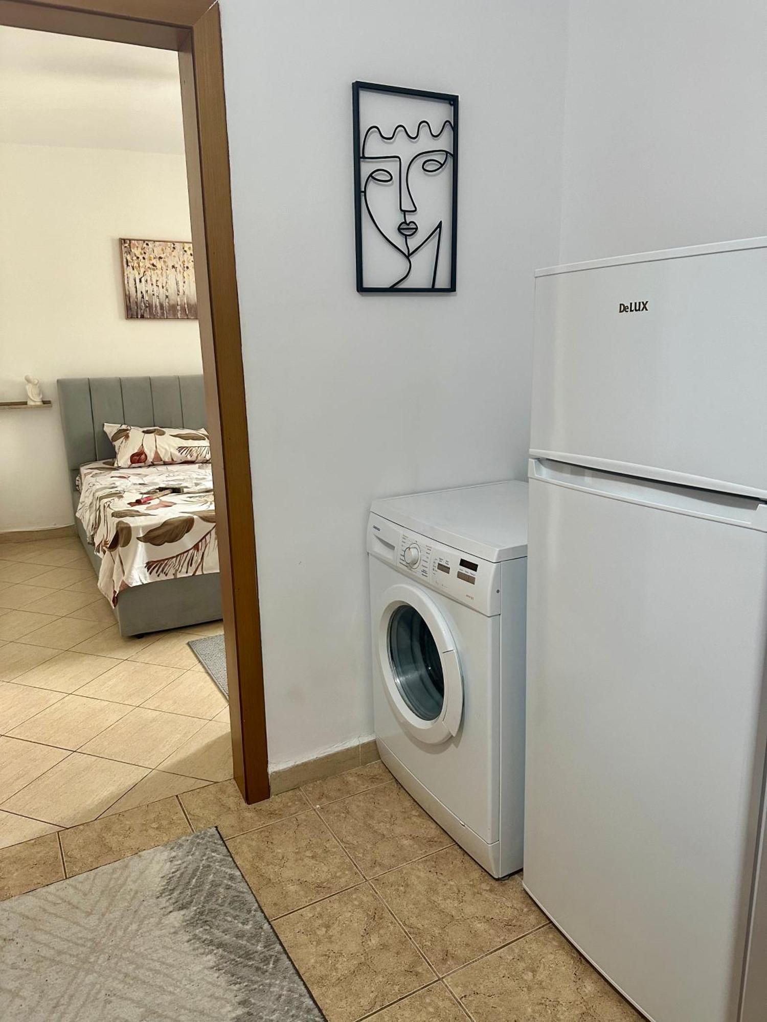 Krid Tirana Studio Flat Екстериор снимка
